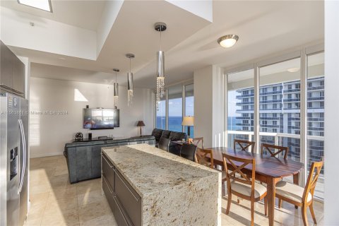 Copropriété à vendre à Miami Beach, Floride: 2 chambres, 128.21 m2 № 1099234 - photo 11