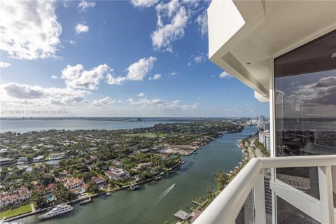 Copropriété à vendre à Miami Beach, Floride: 2 chambres, 128.21 m2 № 1099234 - photo 28