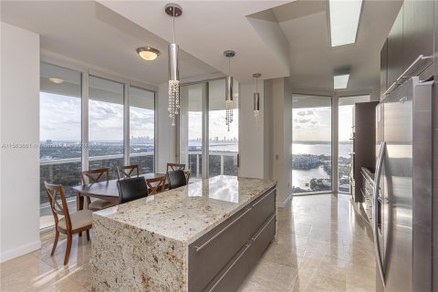 Copropriété à vendre à Miami Beach, Floride: 2 chambres, 128.21 m2 № 1099234 - photo 1