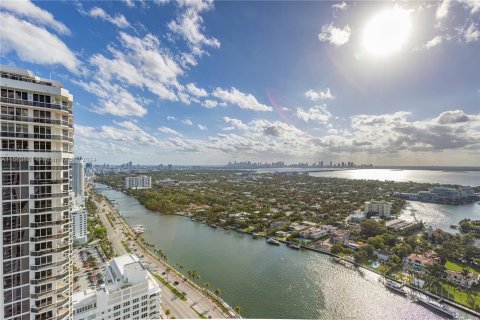 Copropriété à vendre à Miami Beach, Floride: 2 chambres, 128.21 m2 № 1099234 - photo 27