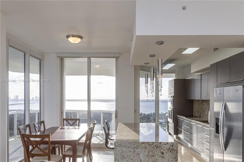 Copropriété à vendre à Miami Beach, Floride: 2 chambres, 128.21 m2 № 1099234 - photo 3