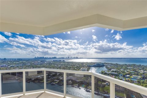 Copropriété à vendre à Miami Beach, Floride: 2 chambres, 128.21 m2 № 1099234 - photo 18