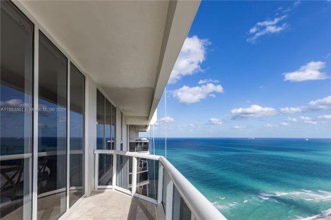 Condo in Miami Beach, Florida, 2 bedrooms  № 1099234 - photo 22