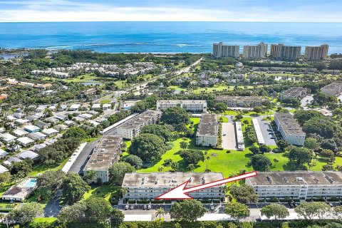 Condo in Jupiter, Florida, 2 bedrooms  № 1410543 - photo 1