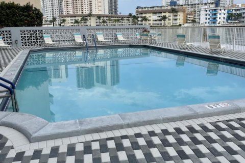 Copropriété à vendre à Hallandale Beach, Floride: 1 chambre, 84.73 m2 № 1054983 - photo 5