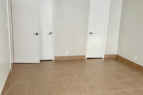 Copropriété à vendre à Hallandale Beach, Floride: 1 chambre, 84.73 m2 № 1054983 - photo 17