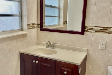 Condo in Hallandale Beach, Florida, 1 bedroom  № 1054983 - photo 14