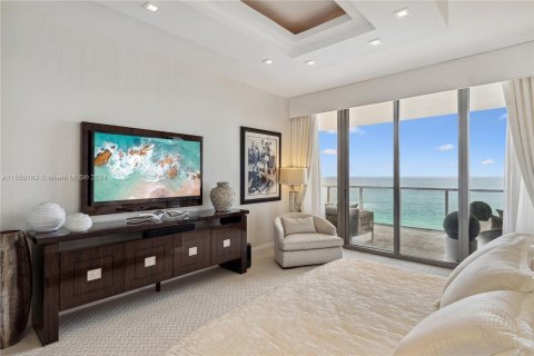 Condominio en venta en Bal Harbour, Florida, 3 dormitorios, 263.75 m2 № 1067700 - foto 17