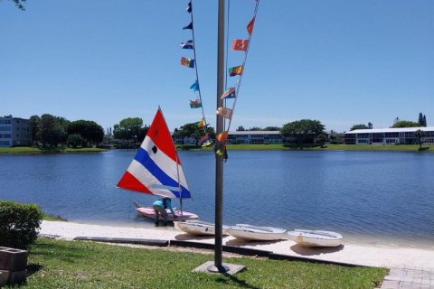 Condo in West Palm Beach, Florida, 1 bedroom  № 1047609 - photo 1