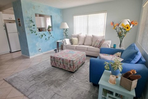 Condo in West Palm Beach, Florida, 1 bedroom  № 1047609 - photo 3