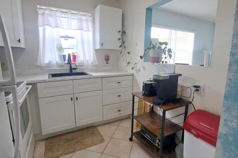 Condo in West Palm Beach, Florida, 1 bedroom  № 1047609 - photo 19