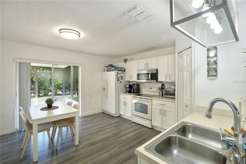 Adosado en venta en Kissimmee, Florida, 3 dormitorios, 124.86 m2 № 1296596 - foto 6