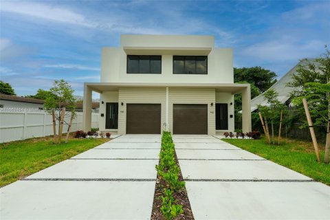 Adosado en venta en Miami, Florida, 3 dormitorios, 184.78 m2 № 1370623 - foto 1