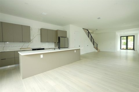 Adosado en venta en Miami, Florida, 3 dormitorios, 184.78 m2 № 1370623 - foto 7