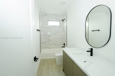 Adosado en venta en Miami, Florida, 3 dormitorios, 184.78 m2 № 1370623 - foto 9