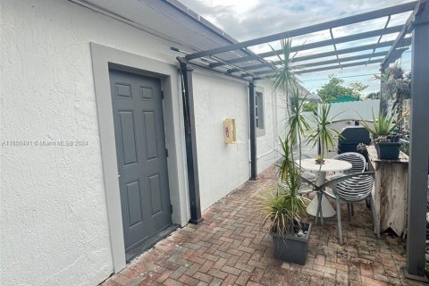 Casa en venta en Miami, Florida, 4 dormitorios, 204.01 m2 № 1370668 - foto 4