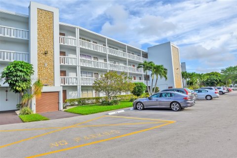 Condo in Deerfield Beach, Florida, 2 bedrooms  № 1325895 - photo 25