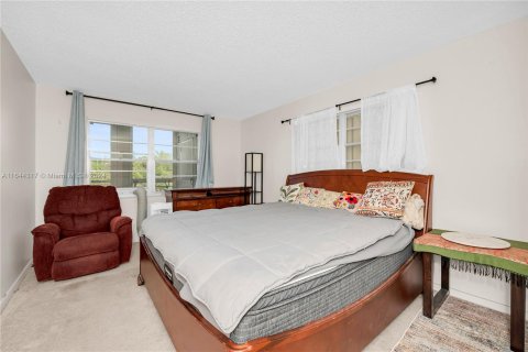 Condo in Deerfield Beach, Florida, 2 bedrooms  № 1325895 - photo 10