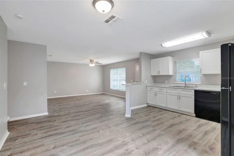 Casa en venta en Tampa, Florida, 3 dormitorios, 111.48 m2 № 1334714 - foto 9