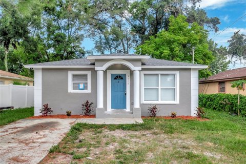 Casa en venta en Tampa, Florida, 3 dormitorios, 111.48 m2 № 1334714 - foto 1