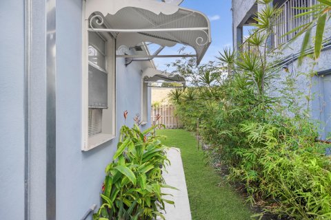 Villa ou maison à vendre à West Palm Beach, Floride: 2 chambres, 73.21 m2 № 1057100 - photo 28