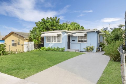 Villa ou maison à vendre à West Palm Beach, Floride: 2 chambres, 73.21 m2 № 1057100 - photo 30