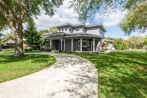 Villa ou maison à vendre à Jupiter, Floride: 5 chambres, 276.01 m2 № 1068376 - photo 2