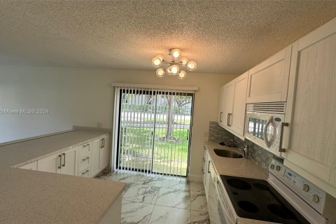 Condominio en alquiler en Weston, Florida, 3 dormitorios, 114.36 m2 № 1357302 - foto 13