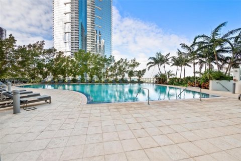 Condo in Miami, Florida, 1 bedroom  № 1356762 - photo 25