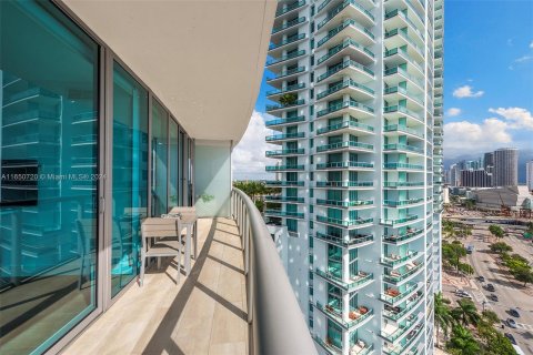 Condo in Miami, Florida, 1 bedroom  № 1356762 - photo 12