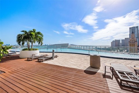 Condo in Miami, Florida, 1 bedroom  № 1356762 - photo 22