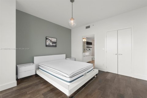 Condo in Miami, Florida, 1 bedroom  № 1356762 - photo 17