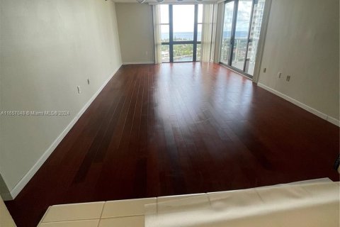 Condominio en alquiler en Aventura, Florida, 2 dormitorios, 105.72 m2 № 1357301 - foto 9