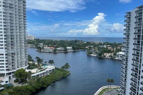 Copropriété à louer à Aventura, Floride: 2 chambres, 105.72 m2 № 1357301 - photo 2