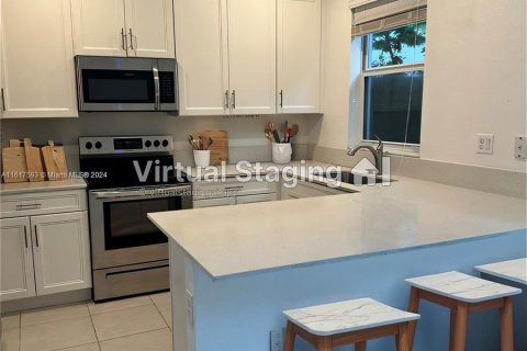 Townhouse in Homestead, Florida 3 bedrooms, 137.77 sq.m. № 1241079 - photo 1