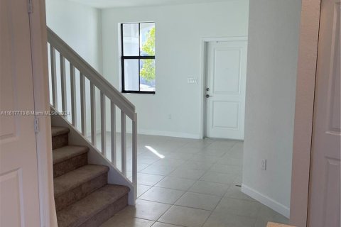 Villa ou maison à vendre à Miami Gardens, Floride: 4 chambres, 164.72 m2 № 1241080 - photo 3