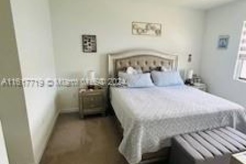 Casa en venta en Miami Gardens, Florida, 4 dormitorios, 164.72 m2 № 1241080 - foto 11