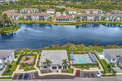 Villa ou maison à vendre à Miami Gardens, Floride: 4 chambres, 164.72 m2 № 1241080 - photo 25