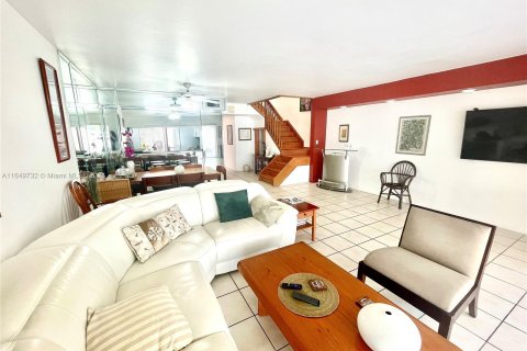 Adosado en venta en Aventura, Florida, 3 dormitorios, 160.07 m2 № 1332456 - foto 11