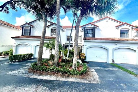 Touwnhouse à vendre à Aventura, Floride: 3 chambres, 160.07 m2 № 1332456 - photo 2