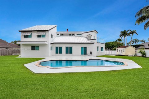 Villa ou maison à vendre à Miami, Floride: 4 chambres, 297.75 m2 № 1348611 - photo 3