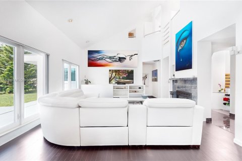 Casa en venta en Miami, Florida, 4 dormitorios, 297.75 m2 № 1348611 - foto 8