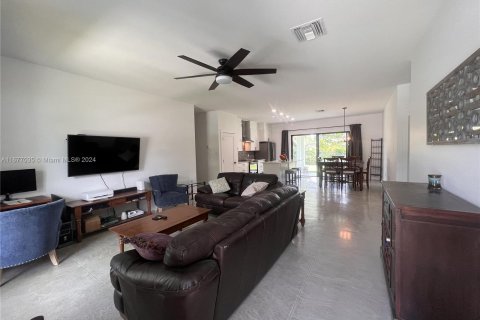 House in Fort Lauderdale, Florida 3 bedrooms, 134.62 sq.m. № 1403004 - photo 7