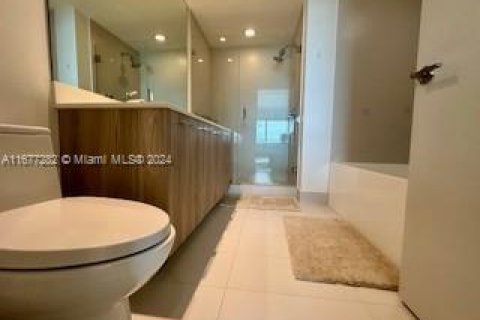 Condominio en venta en Miami, Florida, 3 dormitorios, 103.12 m2 № 1402921 - foto 15