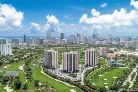 Condominio en venta en Aventura, Florida, 2 dormitorios, 115.01 m2 № 1402962 - foto 8