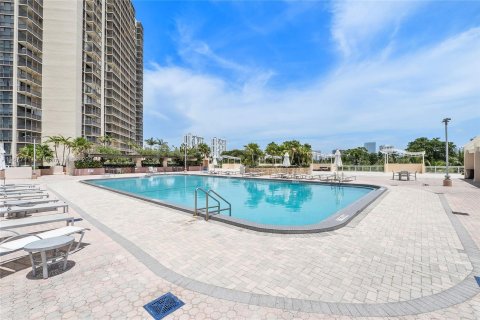 Condominio en venta en Aventura, Florida, 2 dormitorios, 115.01 m2 № 1402962 - foto 13