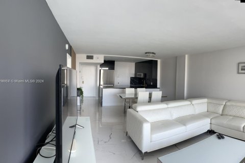 Condo in Hollywood, Florida, 1 bedroom  № 1224972 - photo 8