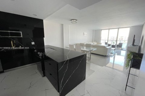 Condominio en venta en Hollywood, Florida, 1 dormitorio, 83.61 m2 № 1224972 - foto 4