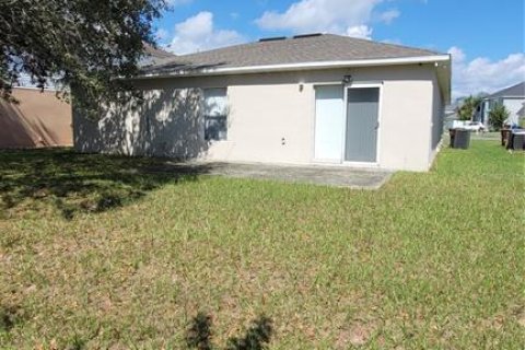 House in Haines City, Florida 3 bedrooms, 149.76 sq.m. № 1386693 - photo 13