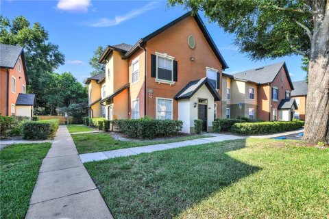 Condo in Orlando, Florida, 3 bedrooms  № 1386694 - photo 1